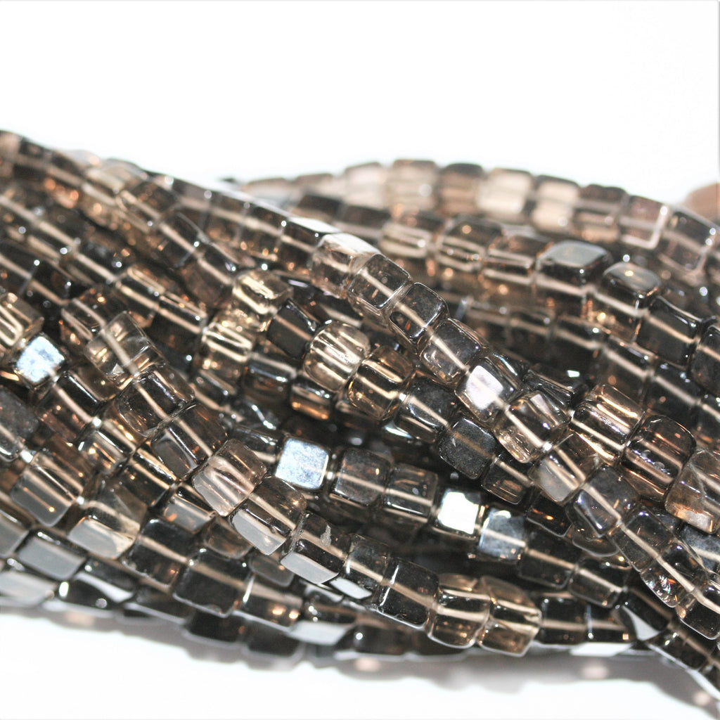 Cuentas cúbicas lisas de cuarzo ahumado St. de 16", 4,5-5 mm, tira de 40 cm.