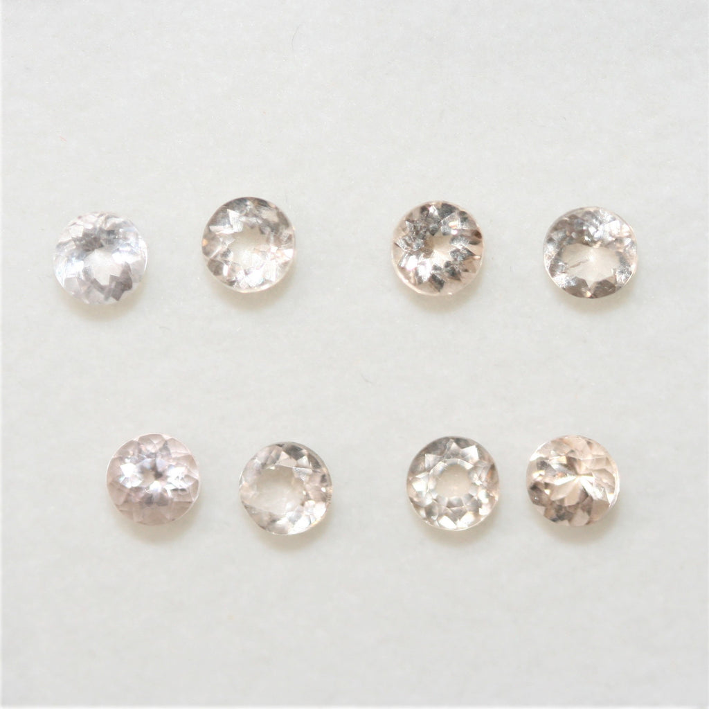 Lot de 8 pierres rondes à facettes de morganite de 4 mm.