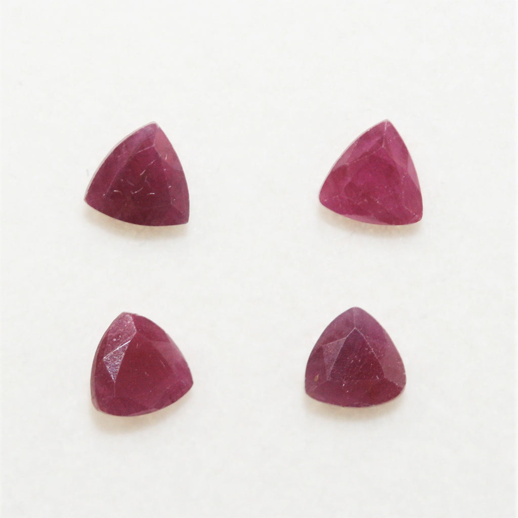 Lote de Rubíes Facetados Trillón 5mm.- 4 Piezas