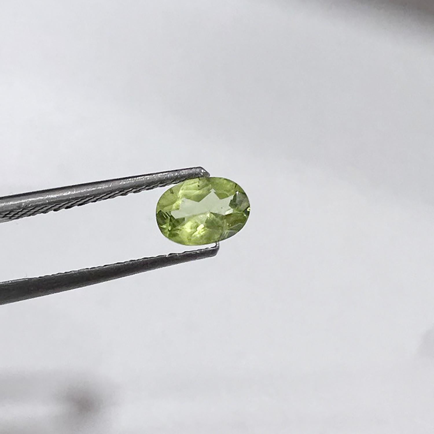 Lote de 6 Peridotos Ovalados Facetados de 7x5mm.-(6Pcs).-Artículo 231LO