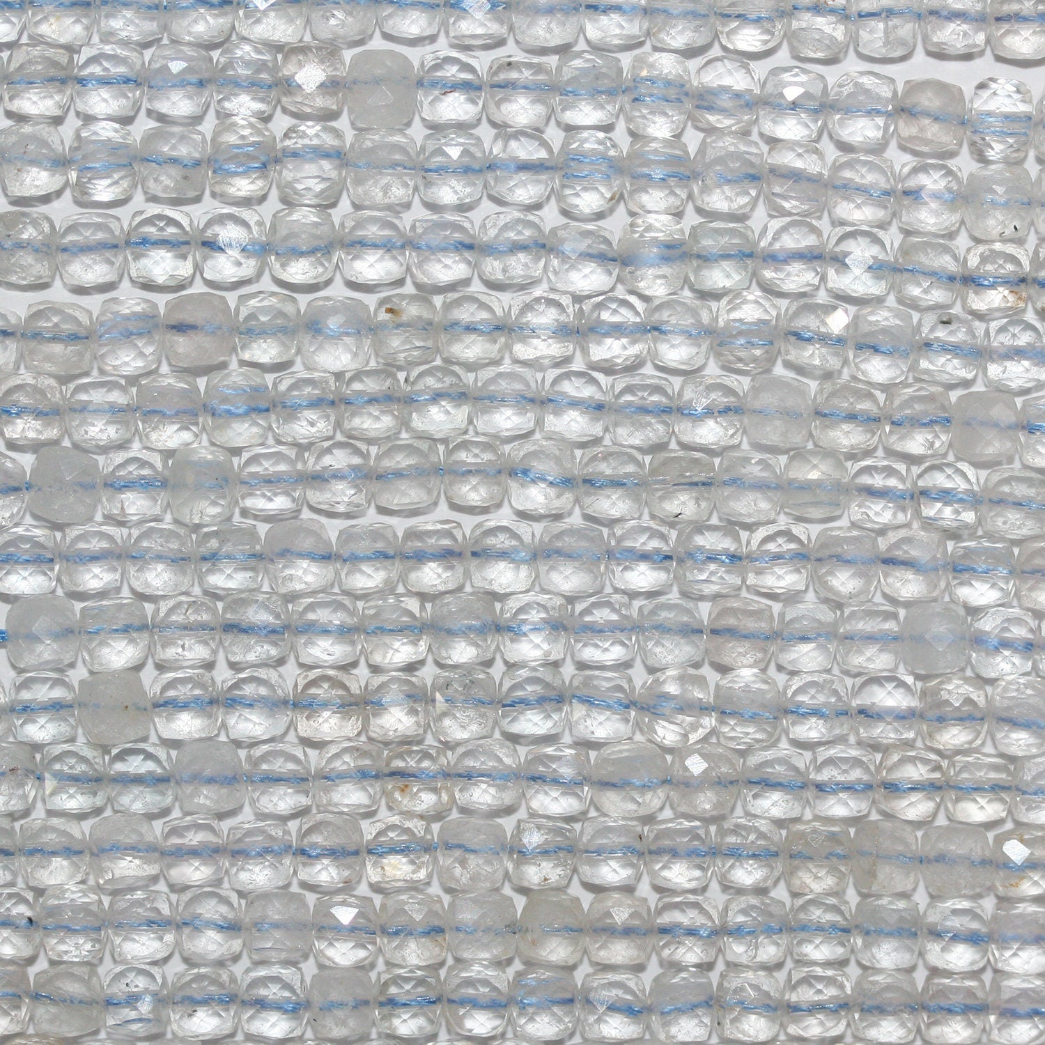 15" St Perles cubiques à facettes en topaze blanche 4-5 mm.-Rig 39 cm.