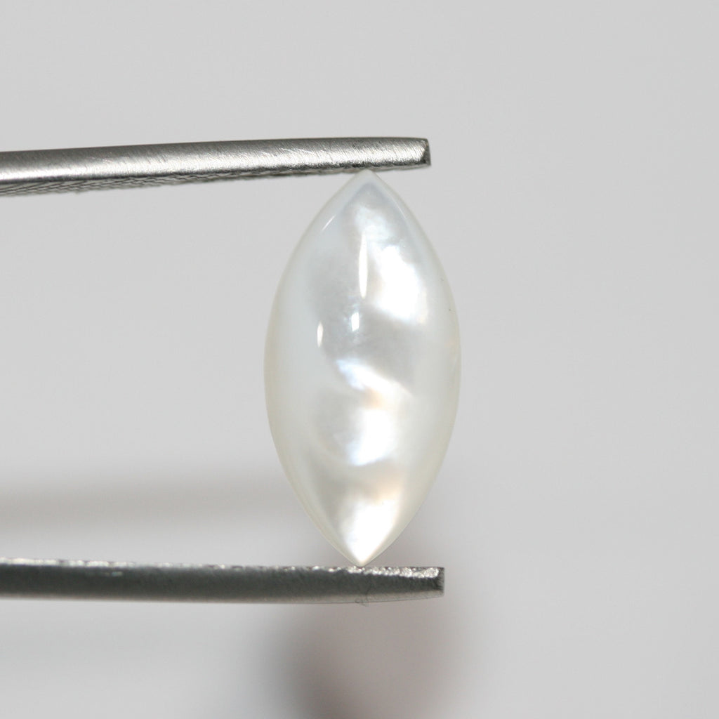 MOP Marquise Cabochon 16x8mm. (4 pieces)