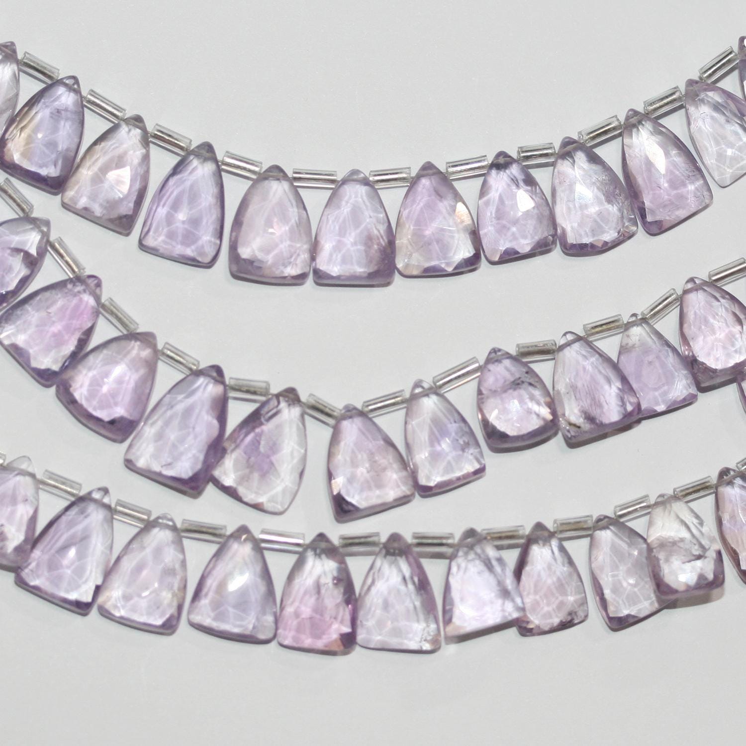 Cuentas de punta de lanza facetadas de amatista Santa de 8", 12 x 9 mm aprox. - Hilo de 21 cm.