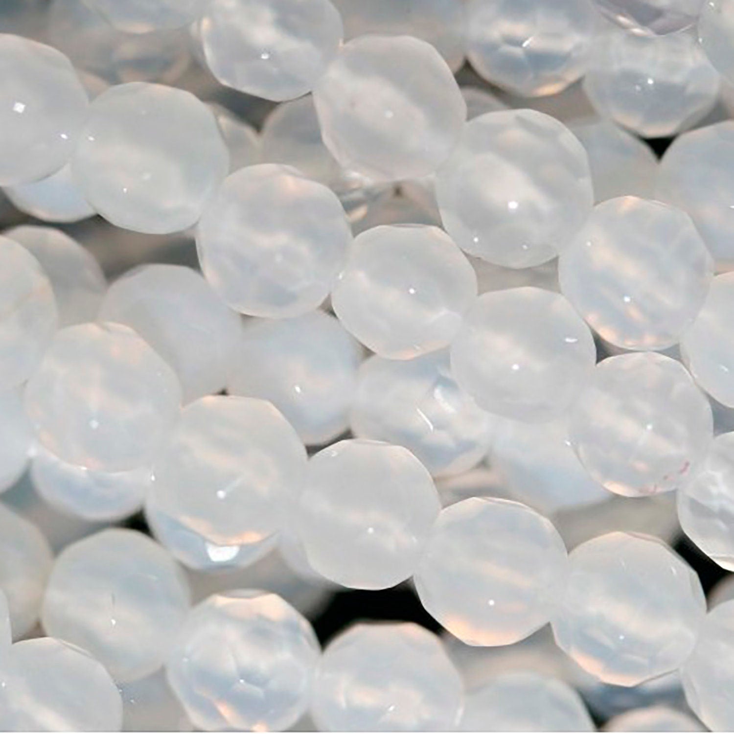 Cuentas redondas facetadas de jade blanco de 40 cm (16"), 4 mm (tira de 40 cm)