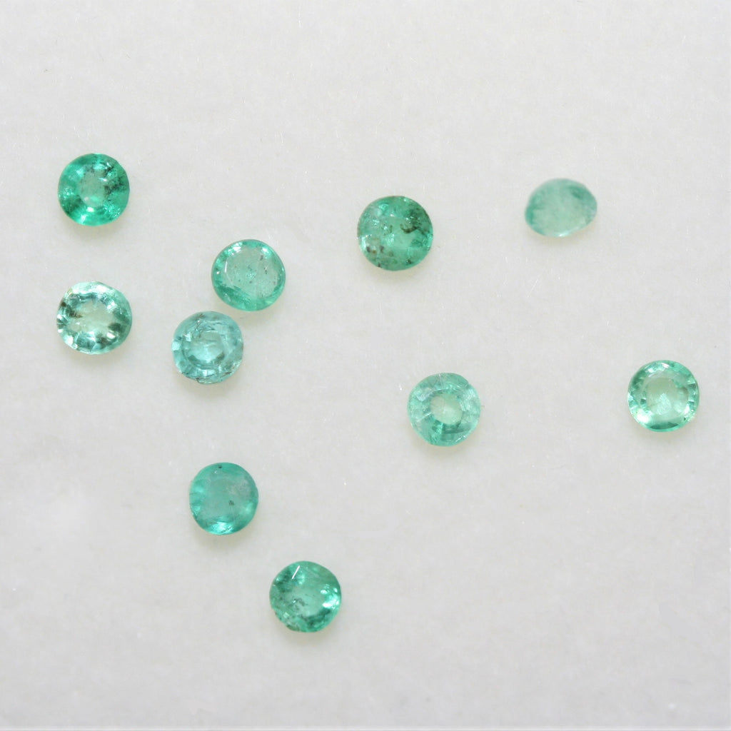 Lot de 3 émeraudes rondes à facettes de 3 mm - 1 carat