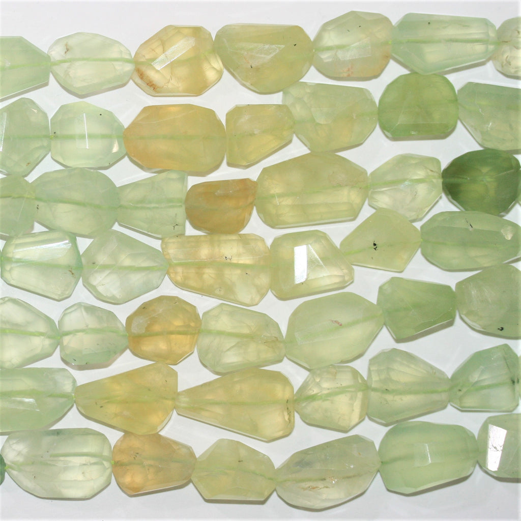 Perles de pépites de St Prehnite à facettes de 14 pouces, 15-20 mm environ. - Fil de 37 cm environ.