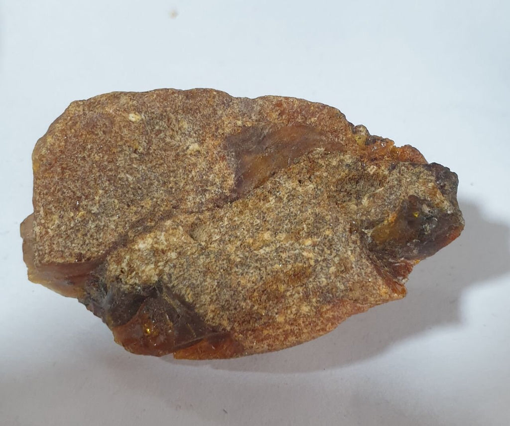 Pendentif en ambre brut de la Baltique, non percé, non poli, semi-poli, 50 x 30 mm. Non percé.