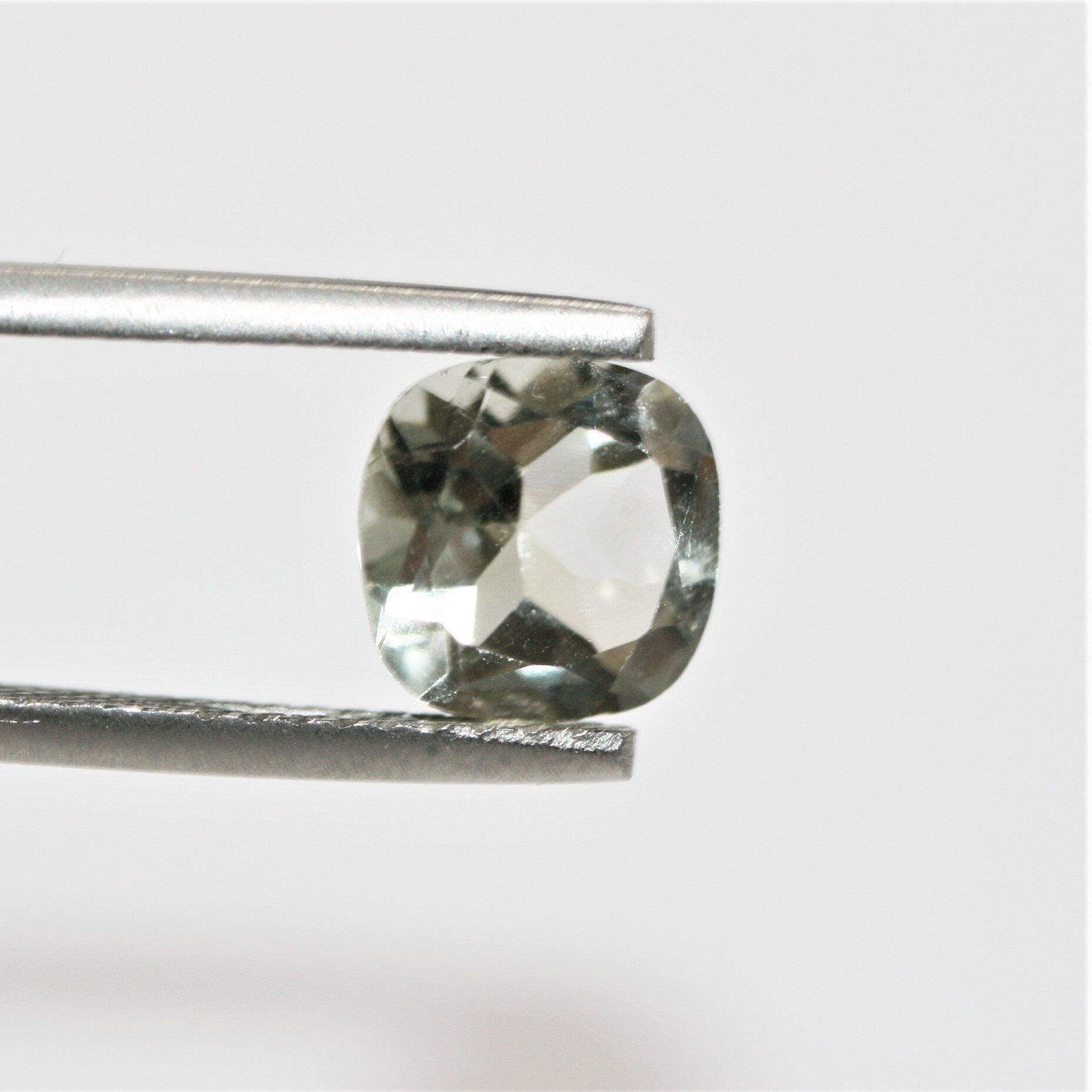 Lote de Prasiolita Cuadrada Facetada 8mm.- 8 Piezas