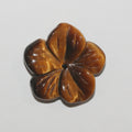 Pendentif fleur sculptée en œil de tigre 25 mm.