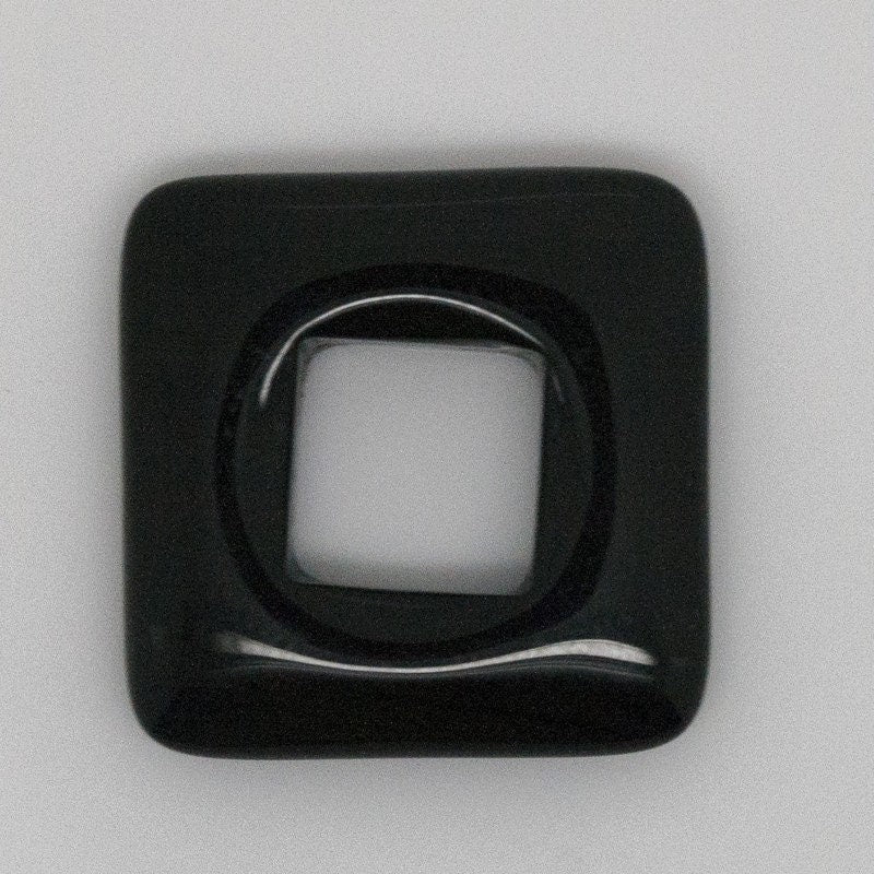 Colgante Ónix Cuadrado Liso 14mm.