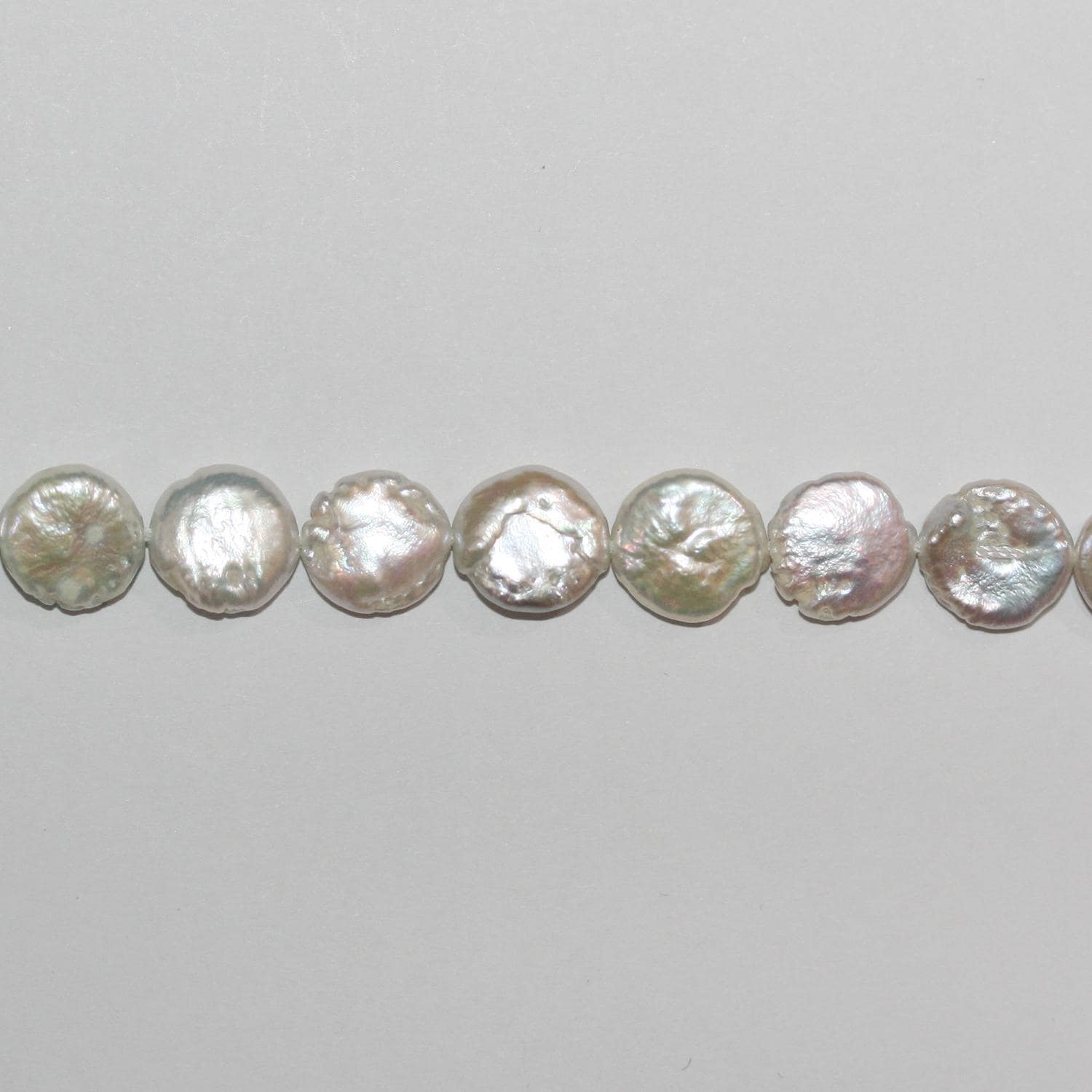 Perles de culture d'eau douce St. Freshwater Coin Pearls, 14-15 mm, 39 cm de long. Prix de gros.