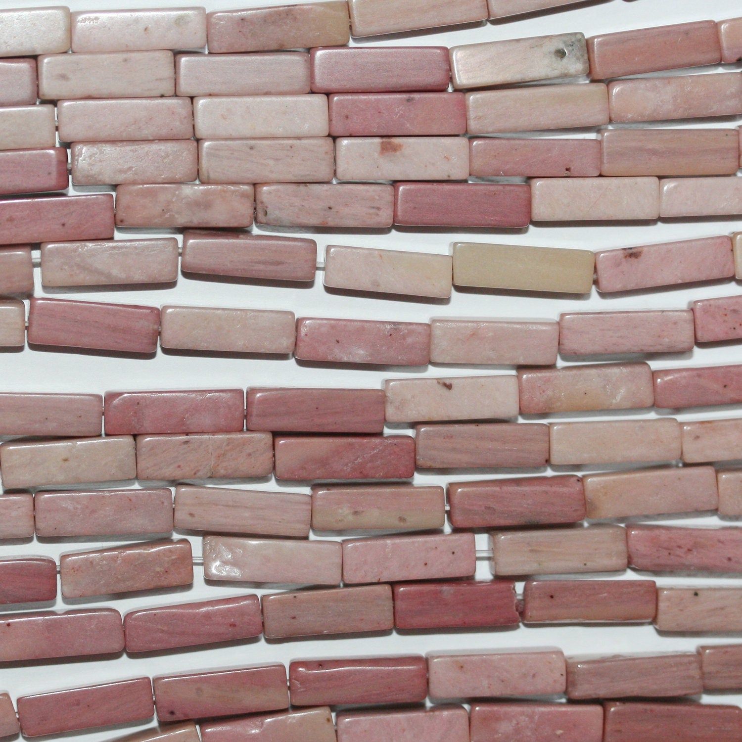 Perles prismatiques lisses en rhodonite St, 13 x 4 mm, 39 cm (15 pouces) - Fil de 39 cm (39 pouces)