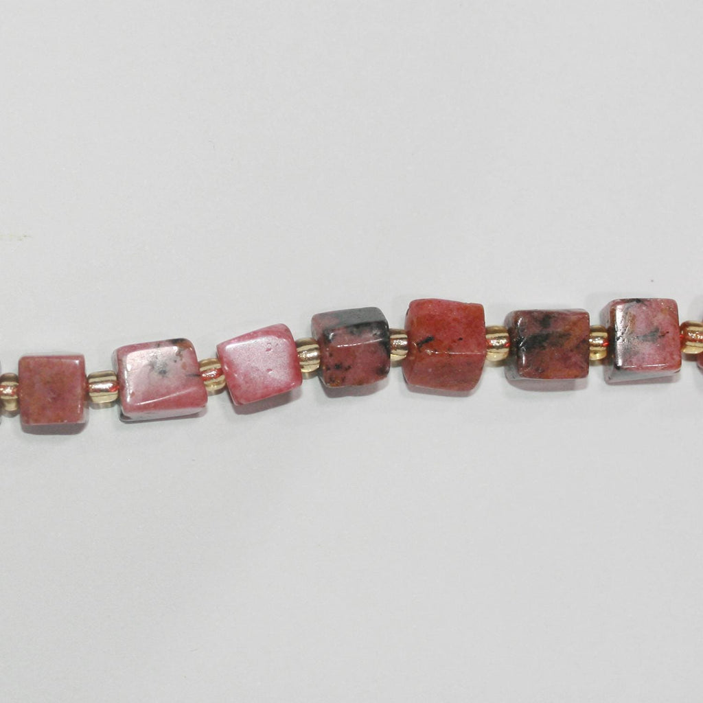 Perles cubiques irrégulières lisses en rhodonite St de 15 pouces, 8 mm environ - Fil de 39 cm.