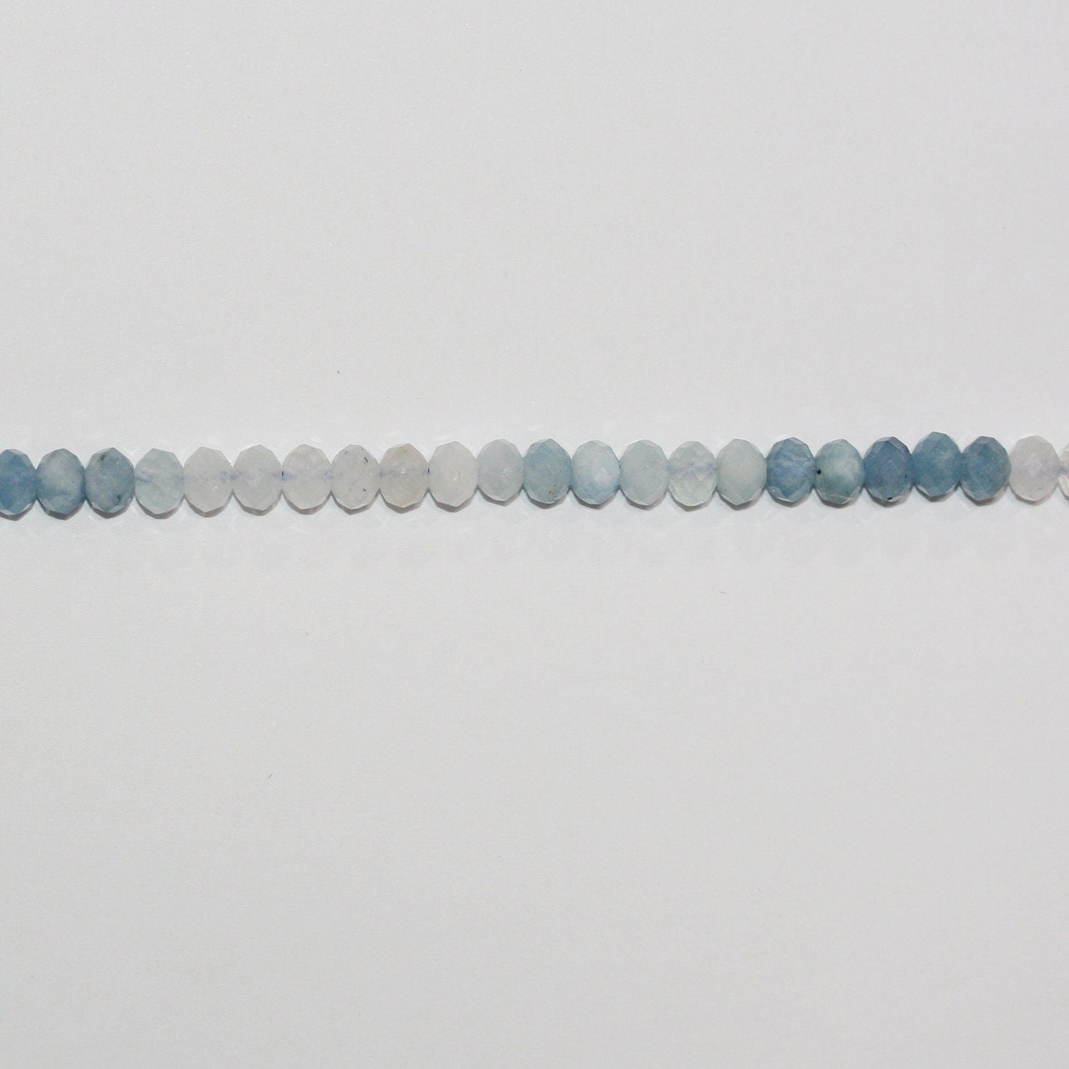 Perles rondelles à facettes en aigue-marine de 15 pouces, 5 x 3,5 mm - Fil de 39 cm.