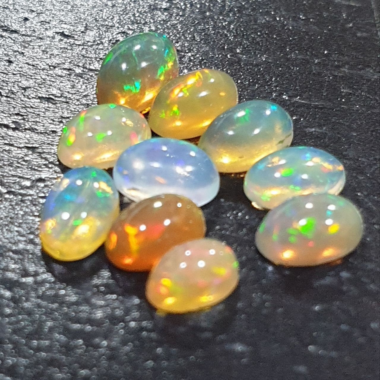 Lote de 10 cabujones ovalados de ópalo Wello natural de 5 x 3 mm (AAA) - Venta al por mayor - Lotes de piedras preciosas - Gema sin tratar
