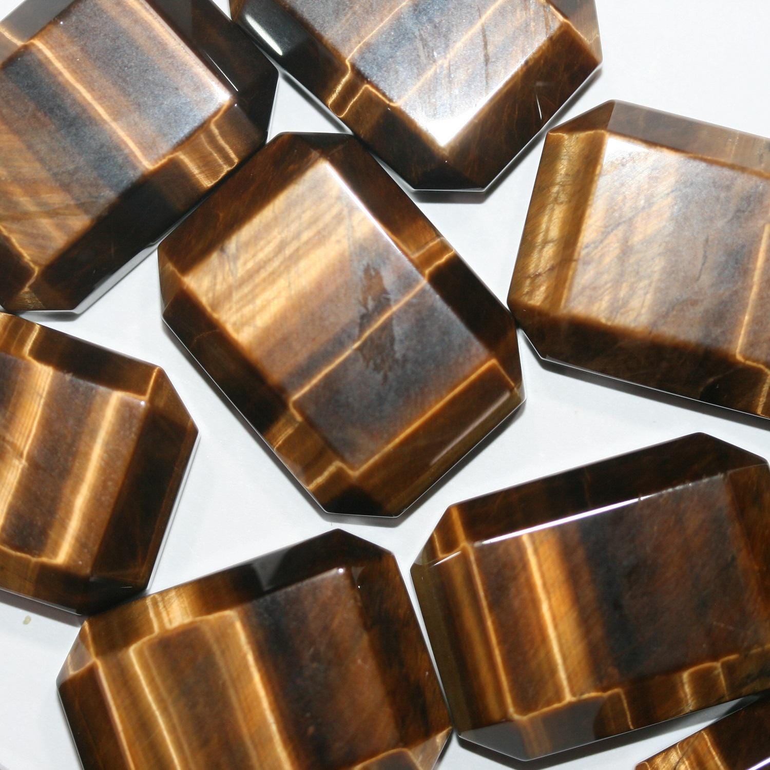 1Pcs Tiger Eye Rectangle Faceted Octagon Cabochon 29x22mm Approx. (1 pcs).- Without cullet. Flat Back.
