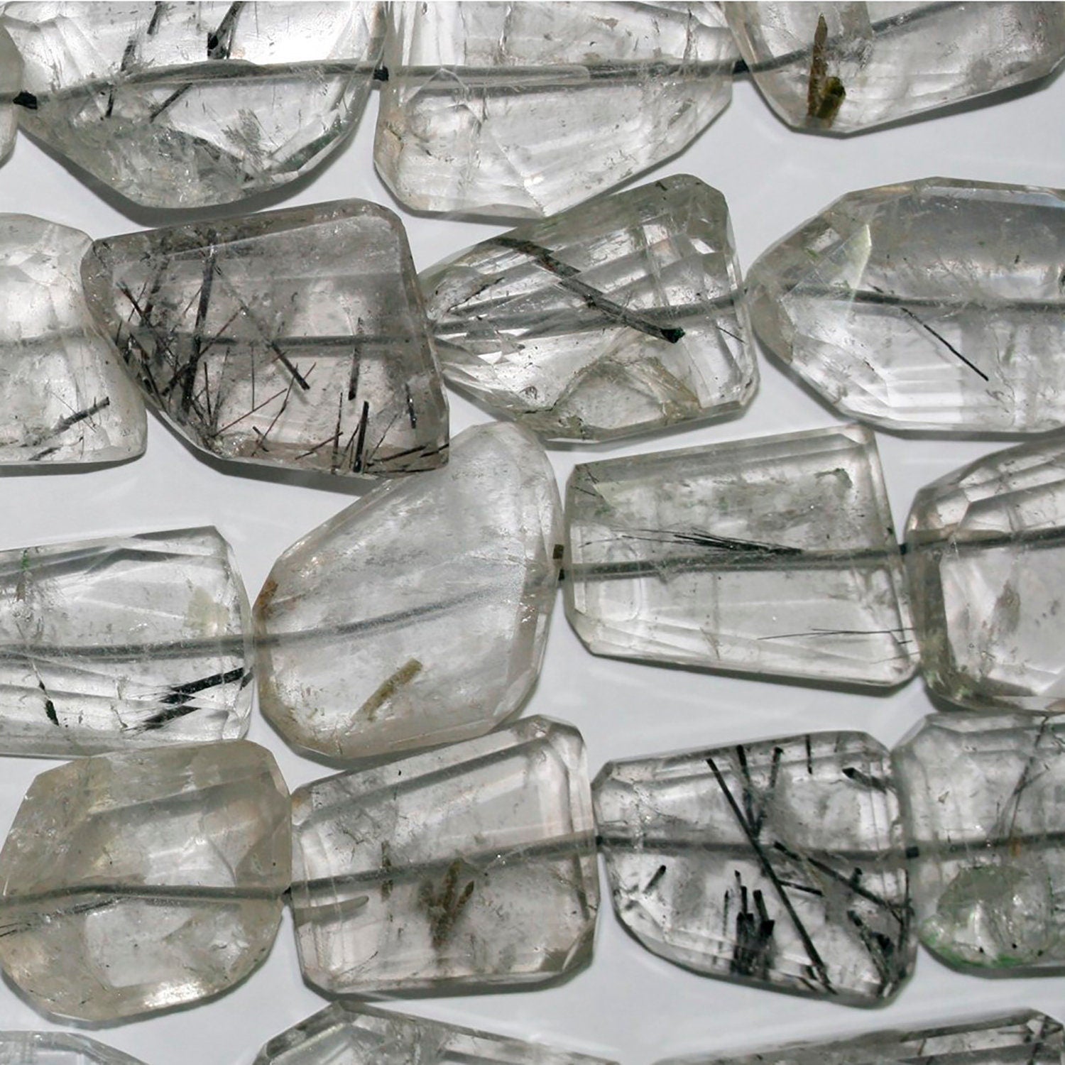 Cuentas facetadas de cuarzo turmalinado de 40 cm (16"), 25 x 18 mm (aprox. - Hilo de 40 cm)