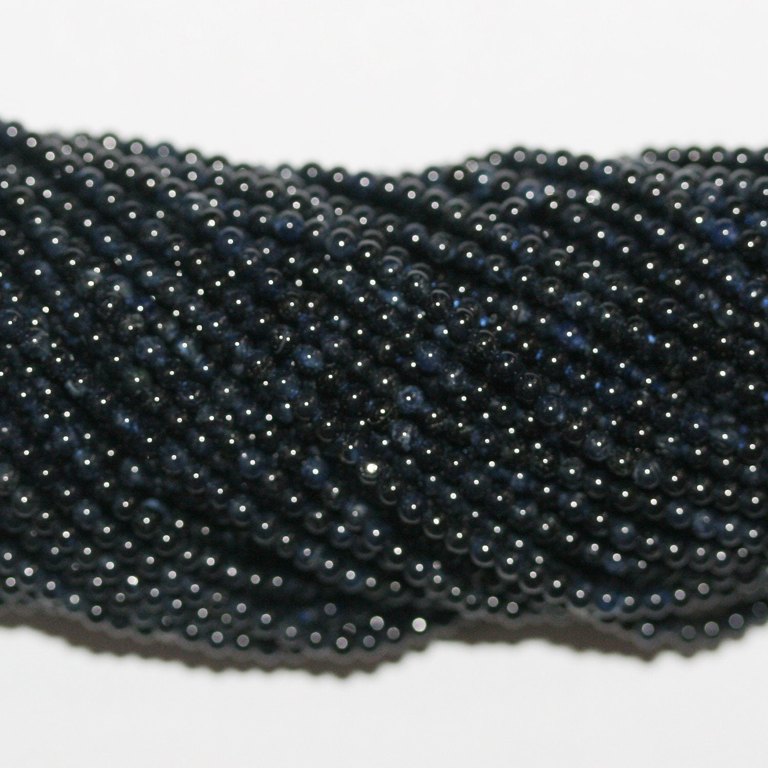 Perles rondes lisses en saphir de 15 pouces, 2 mm, brin de 39 cm.