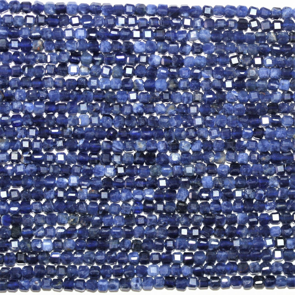 Perles cubiques à facettes en sodalite 2 mm - Fil de 39 cm - Réf. 13060
