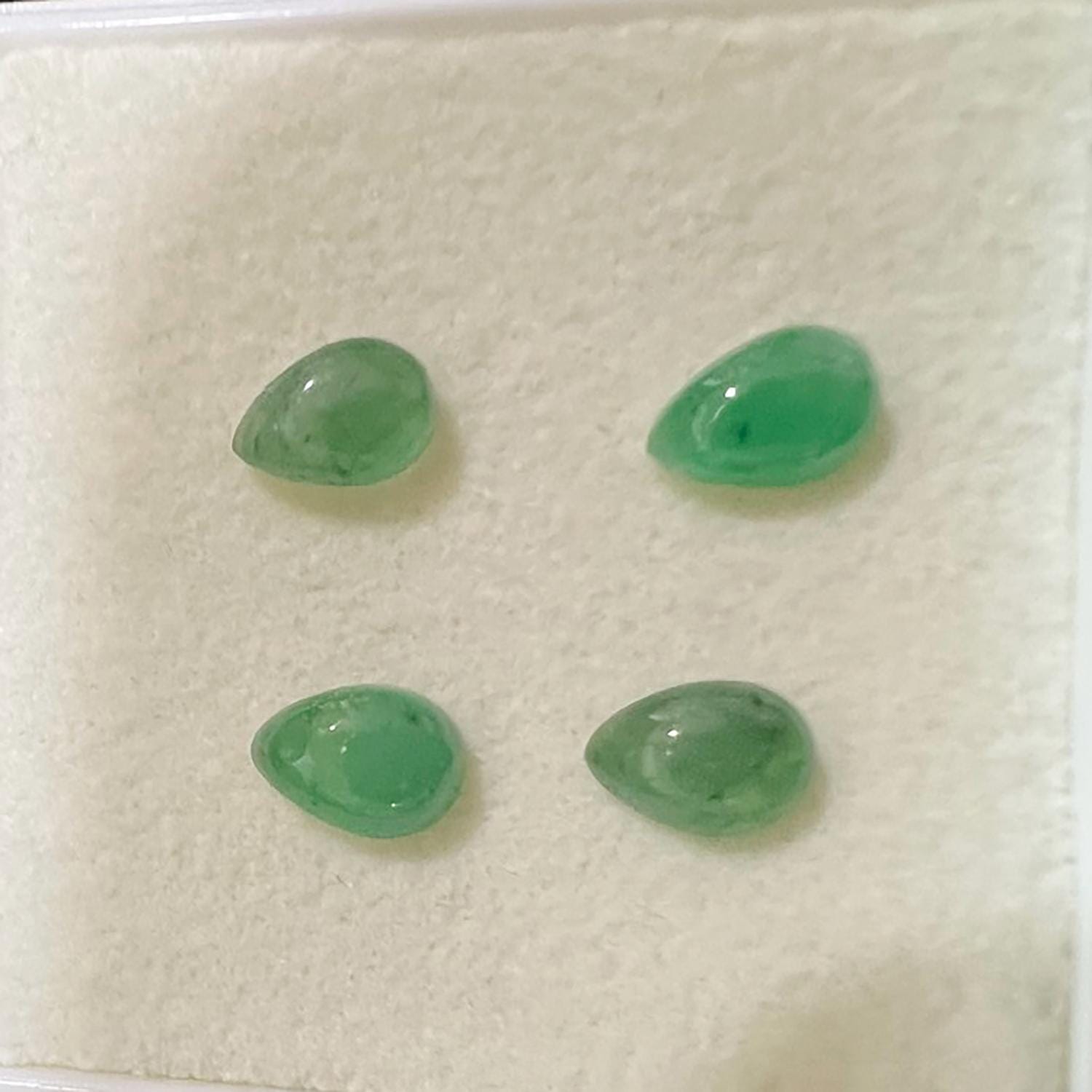 4 cabochons en forme de goutte lisse émeraude 7x5mm (4 pièces).