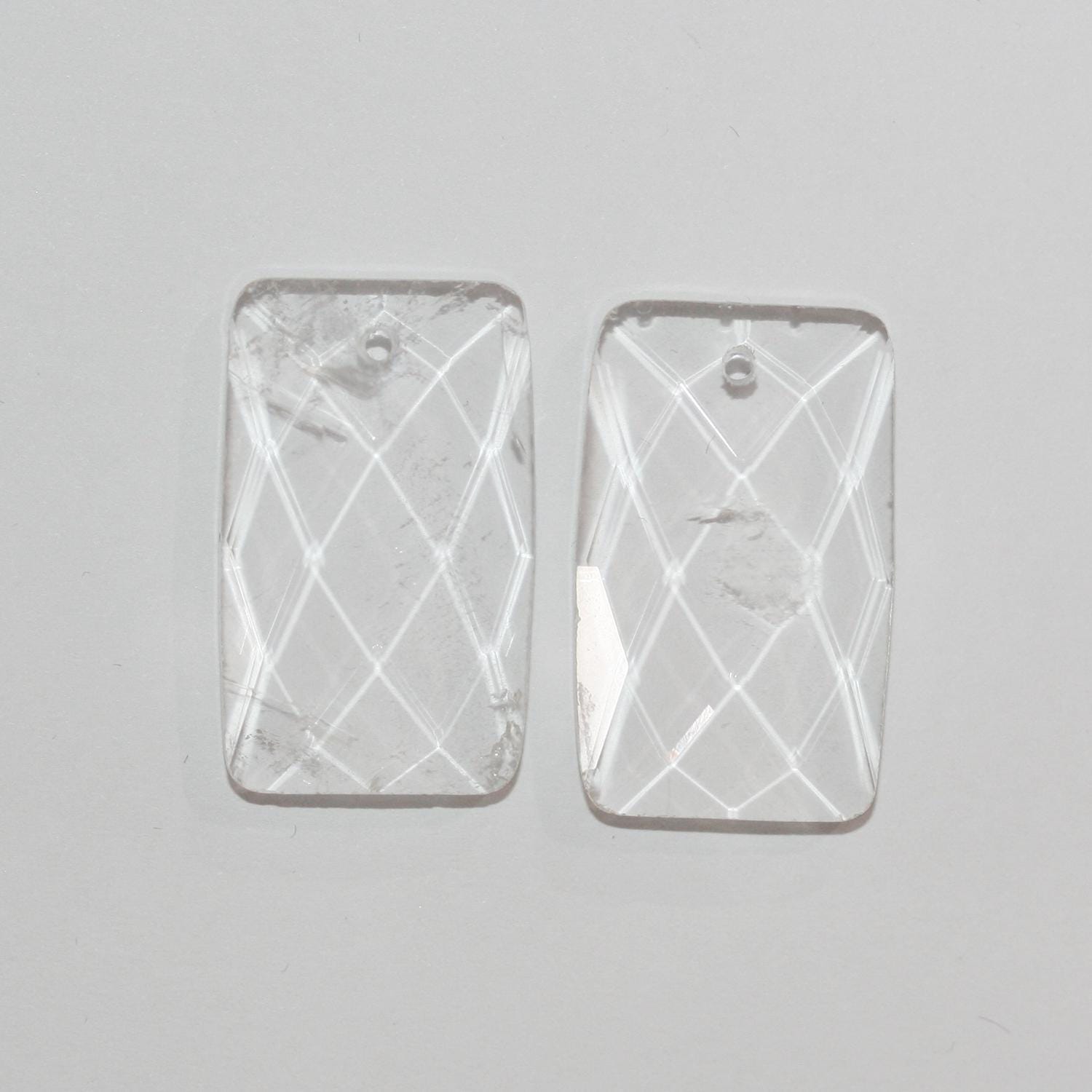 Pendentif rectangulaire à facettes en quartz cristal de roche 30x18mm.-( 2 pièces )