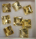 Lote de 8 citrinos facetados cuadrados de 5 mm. Piedras preciosas naturales.