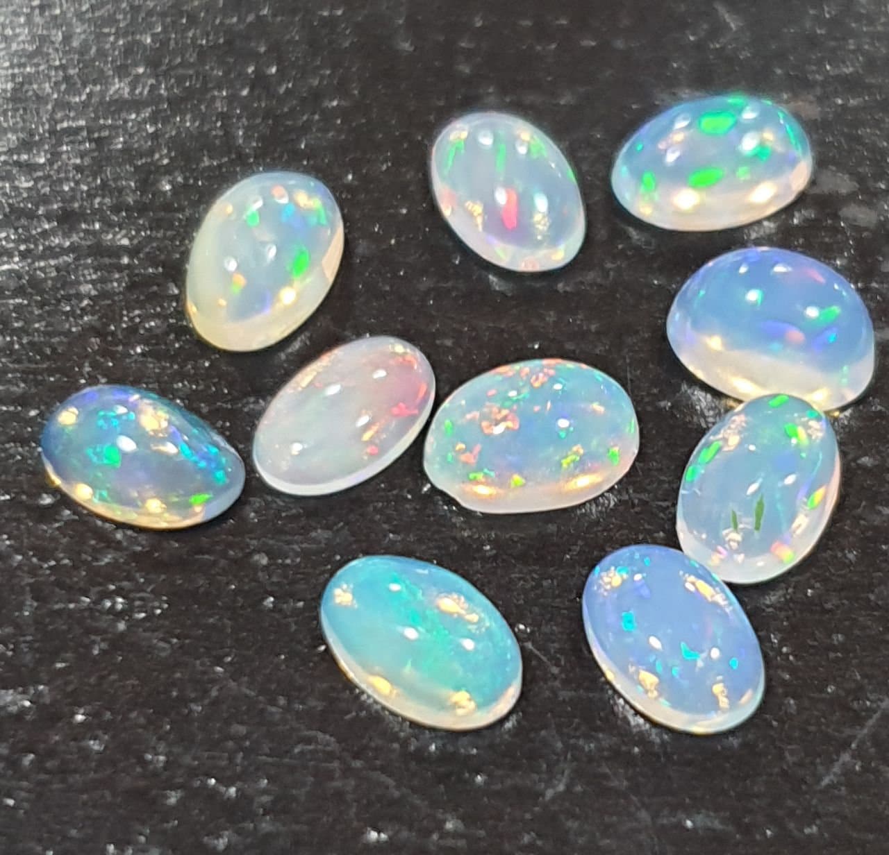 Lote de 10 cabujones de ópalo blanco natural de 6 x 4 mm (AAA) - Venta al por mayor - Lotes de piedras preciosas - Gema sin tratar