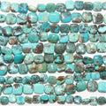 Perles carrées plates lisses turquoise de 8 pouces, de 5 à 7 mm. Longueur approximative du brin : 20 cm.