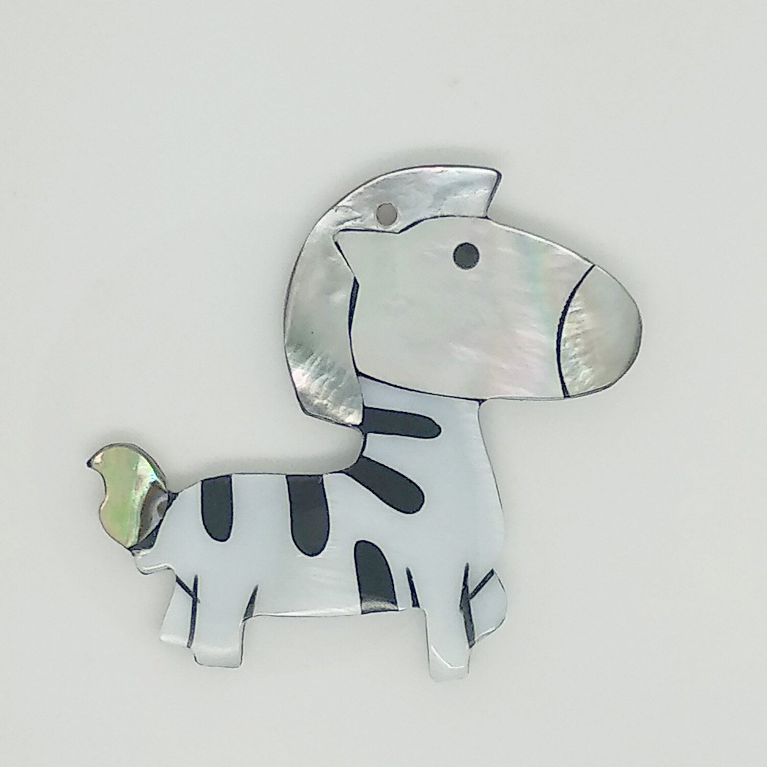 Pendentif zèbre en nacre 46x50mm - Pendentifs en nacre naturelle et coquillage - Nacre