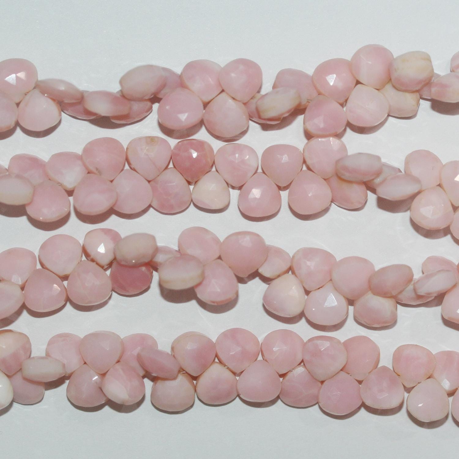 Perles en forme de goutte à facettes en opale rose St de 8 pouces, 6 mm environ - Longueur du fil : 20 cm.