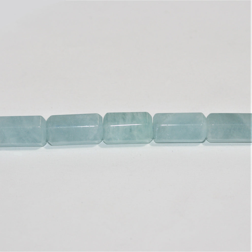 Cuentas de aguamarina lisas de 16" (17 x 10 mm). Longitud aproximada: 40 cm.