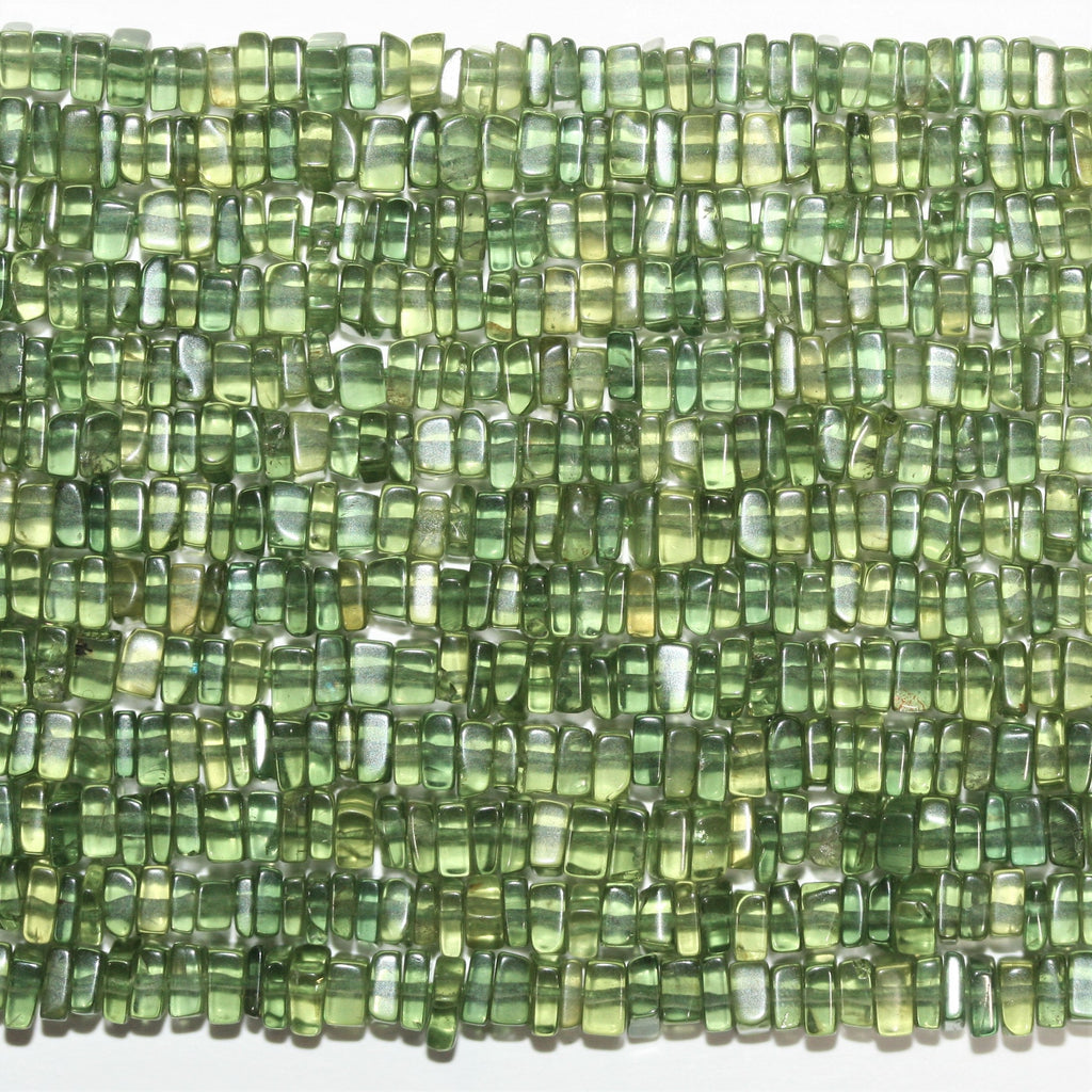 16" St Green Apatite Smooth Flat Square Beads 4x1mm.-Hilo 42cm.
