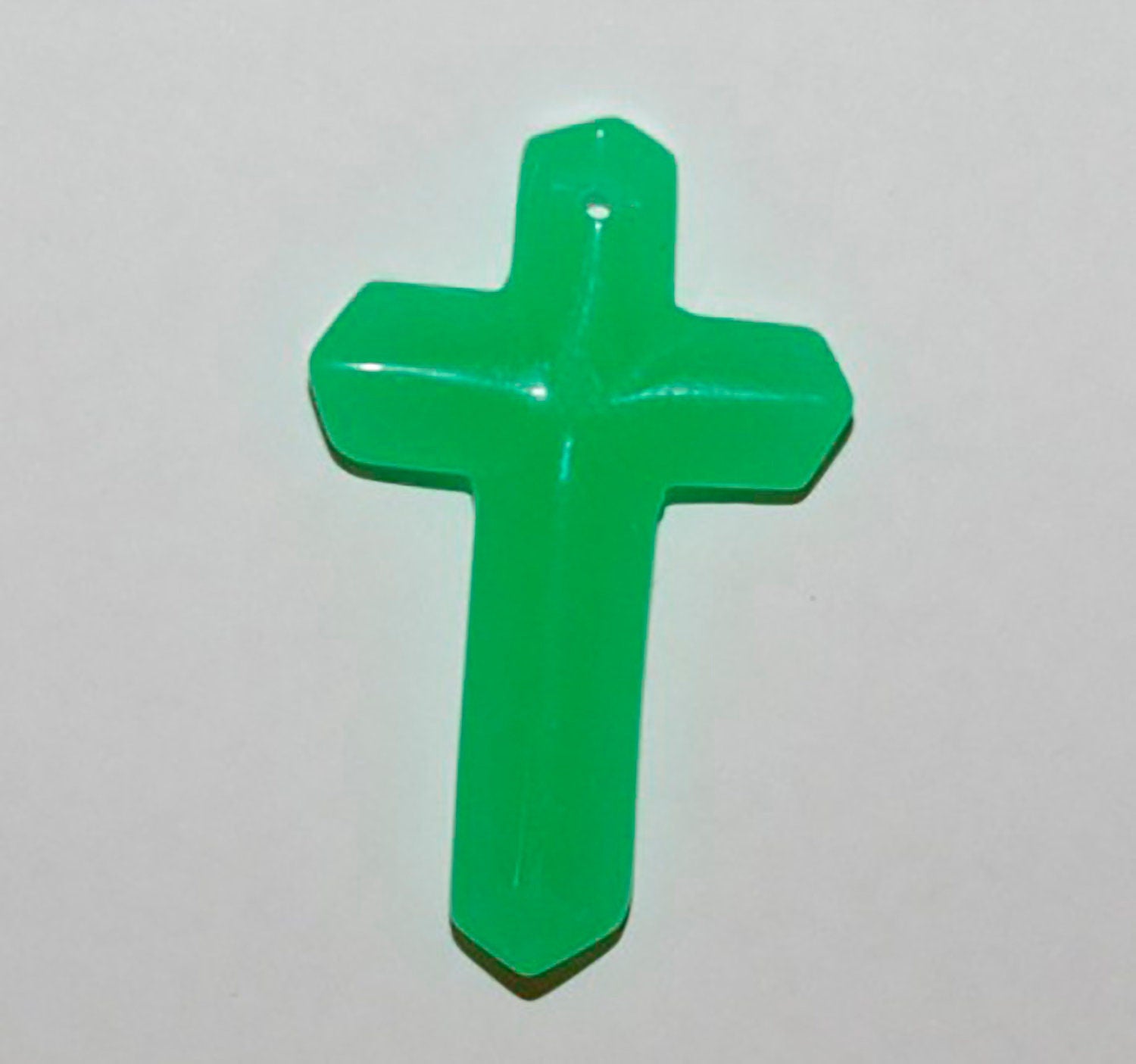 Pendentif en jade vert 43x26mm