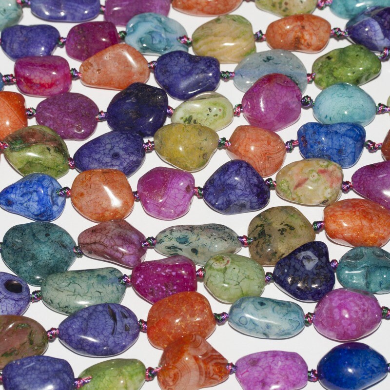 Fil de 40 cm (15 pouces) de perles d'agate multicolores lisses, en pépites de 20 à 25 mm environ. - Perles de créateur - Pièce unique