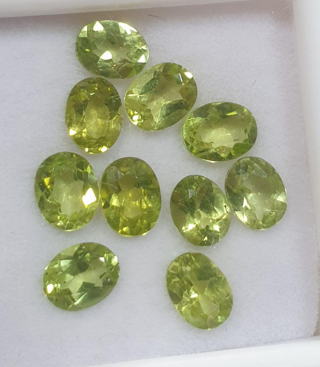 Lote de 10 unidades de peridoto olivino facetado de corte ovalado de 5 x 4 mm, color elegante, talla rara.