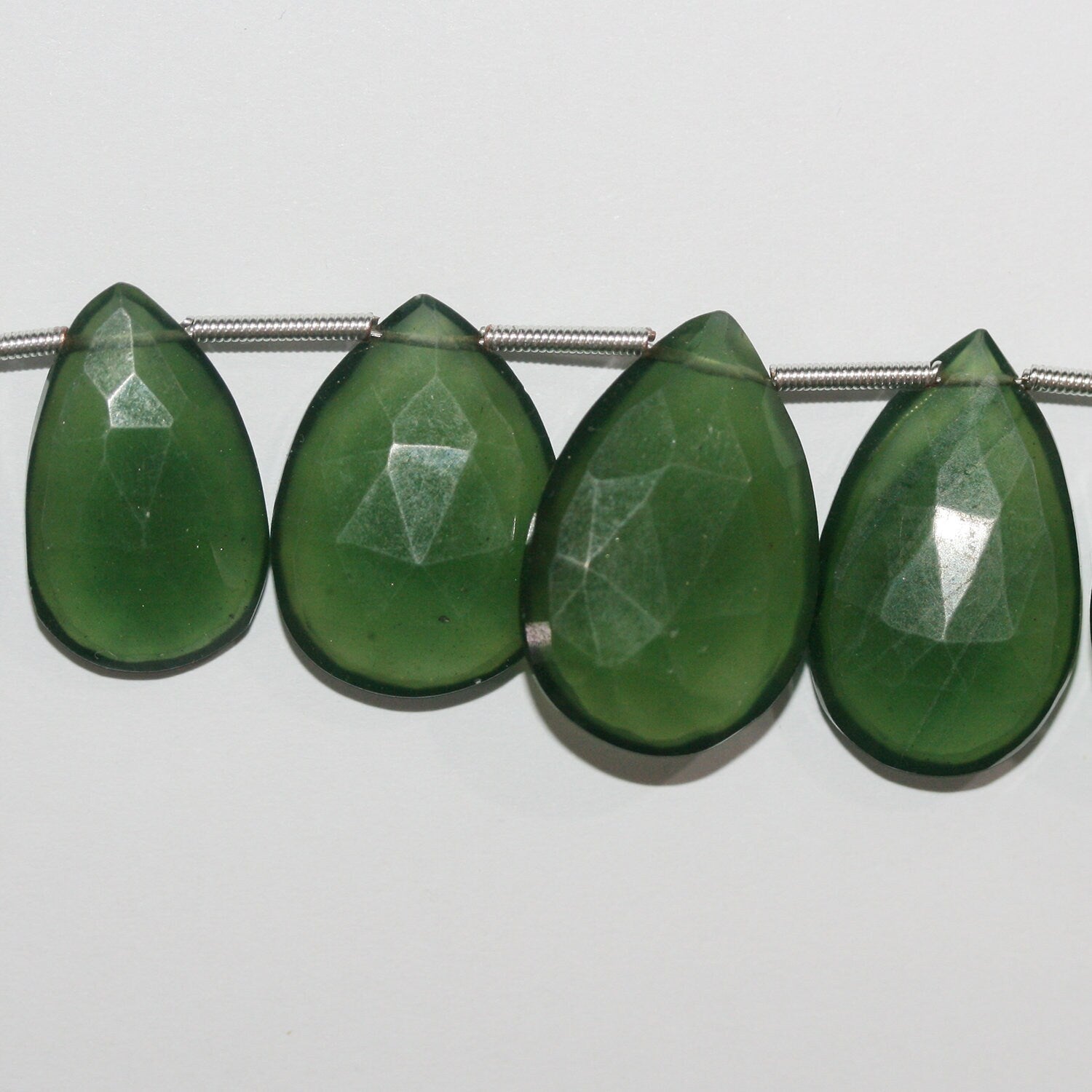 Perles en forme de goutte à facettes graduées St Serpentine 8" 20x13-24x15mm.Environ - Fil 20cm.