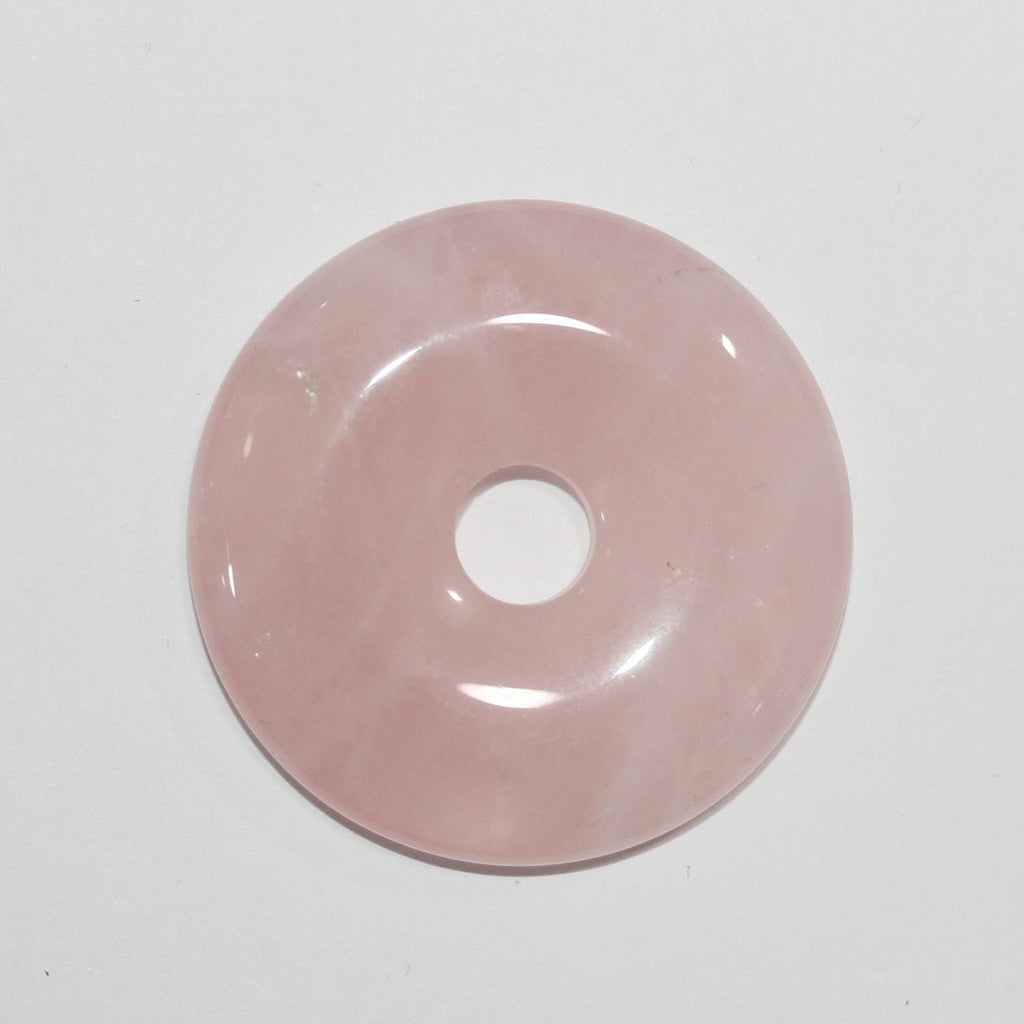 Colgante de disco de donut liso de cuarzo rosa de 40 mm.