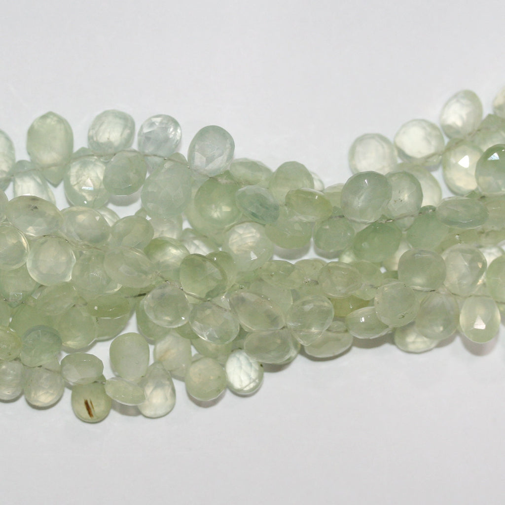 Perles en forme de goutte à facettes de préhnite de 8 pouces (environ 9 x 7 mm) - Longueur du brin : 20 cm.