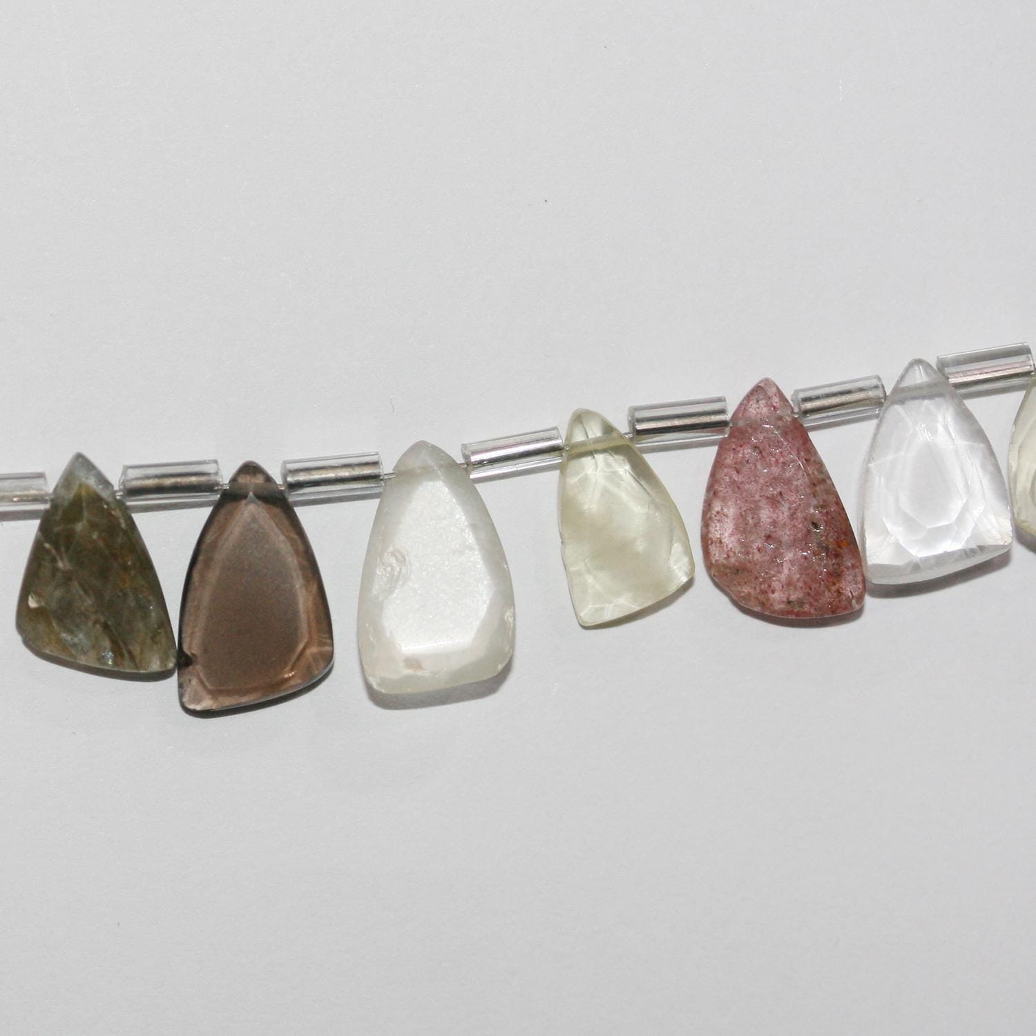 Cuentas de punta de lanza facetadas de múltiples piedras de 8" St 10x8 mm. Aprox. - Hilo de 21 cm.