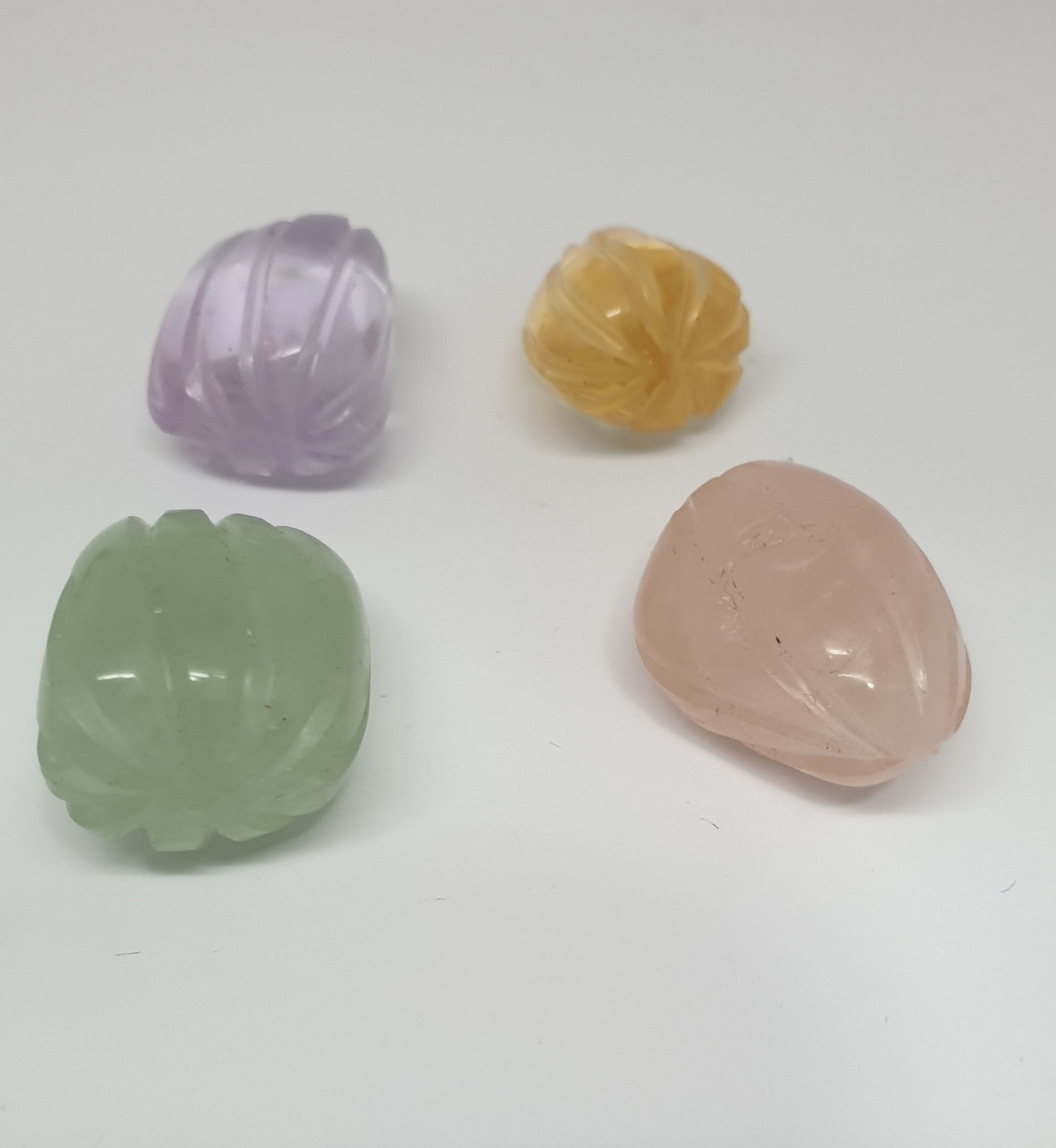 Lote de 4 piezas de citrino tallado único, amatista, cuarzo rosa, piedra de jade nueva, talla única, forma realmente elegante, piedras de diseño