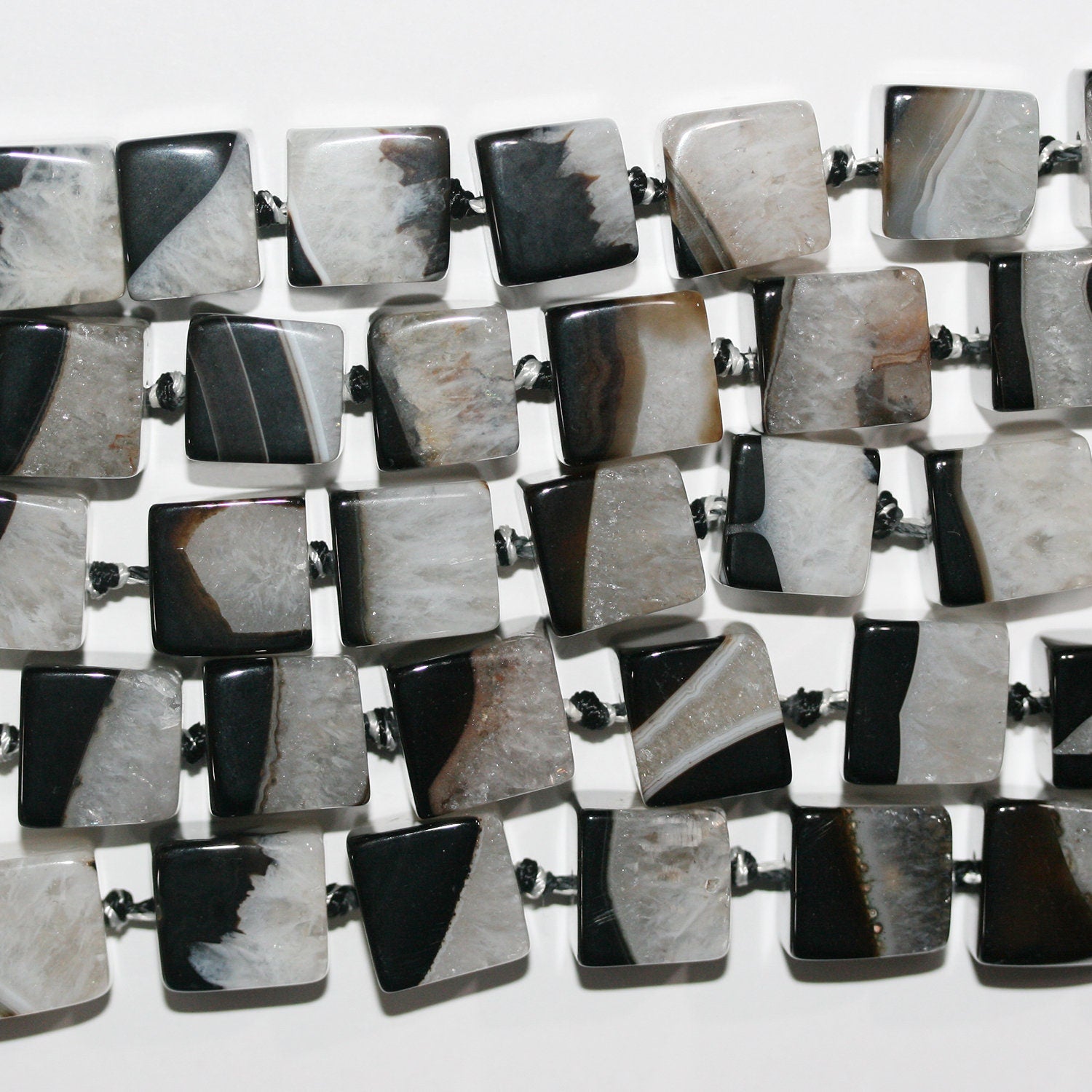 Perles cubiques lisses en onyx rayé St 15" 15 mm.-Rig 39 cm.