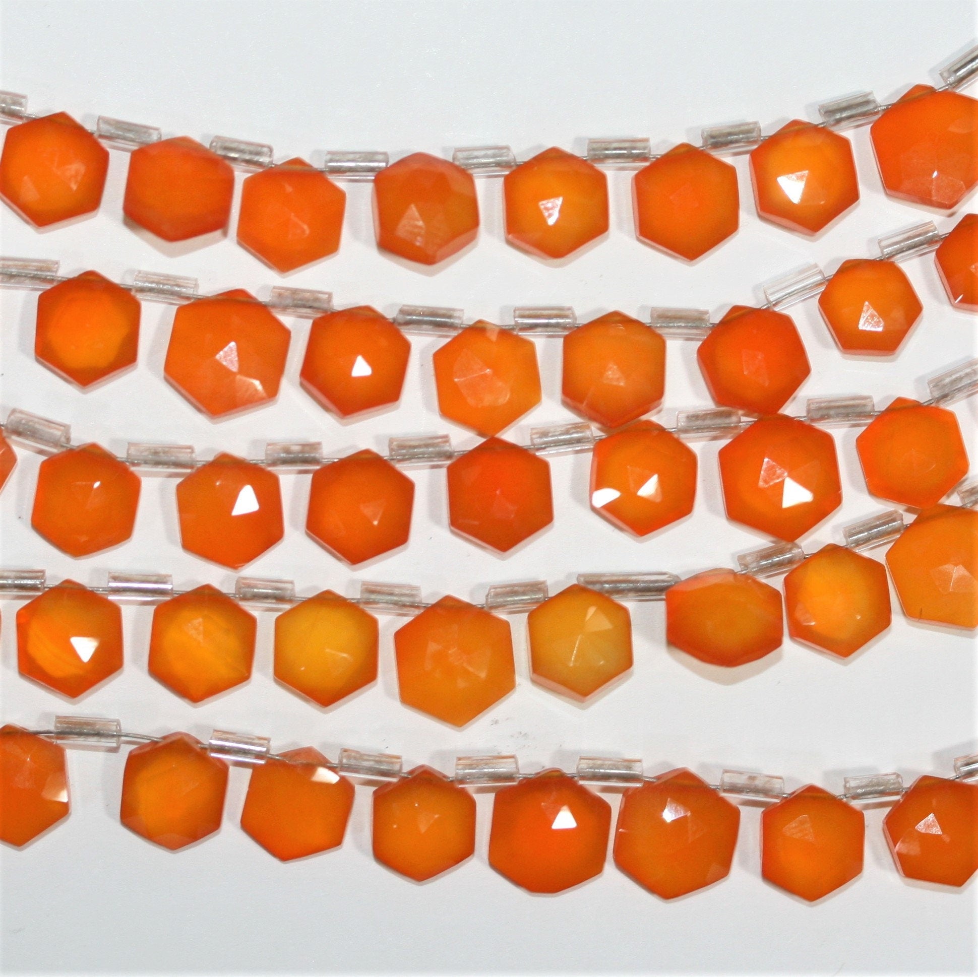 Cuentas hexagonales facetadas de cornalina santa de 8", 7-8 mm, hilo de 21 cm.