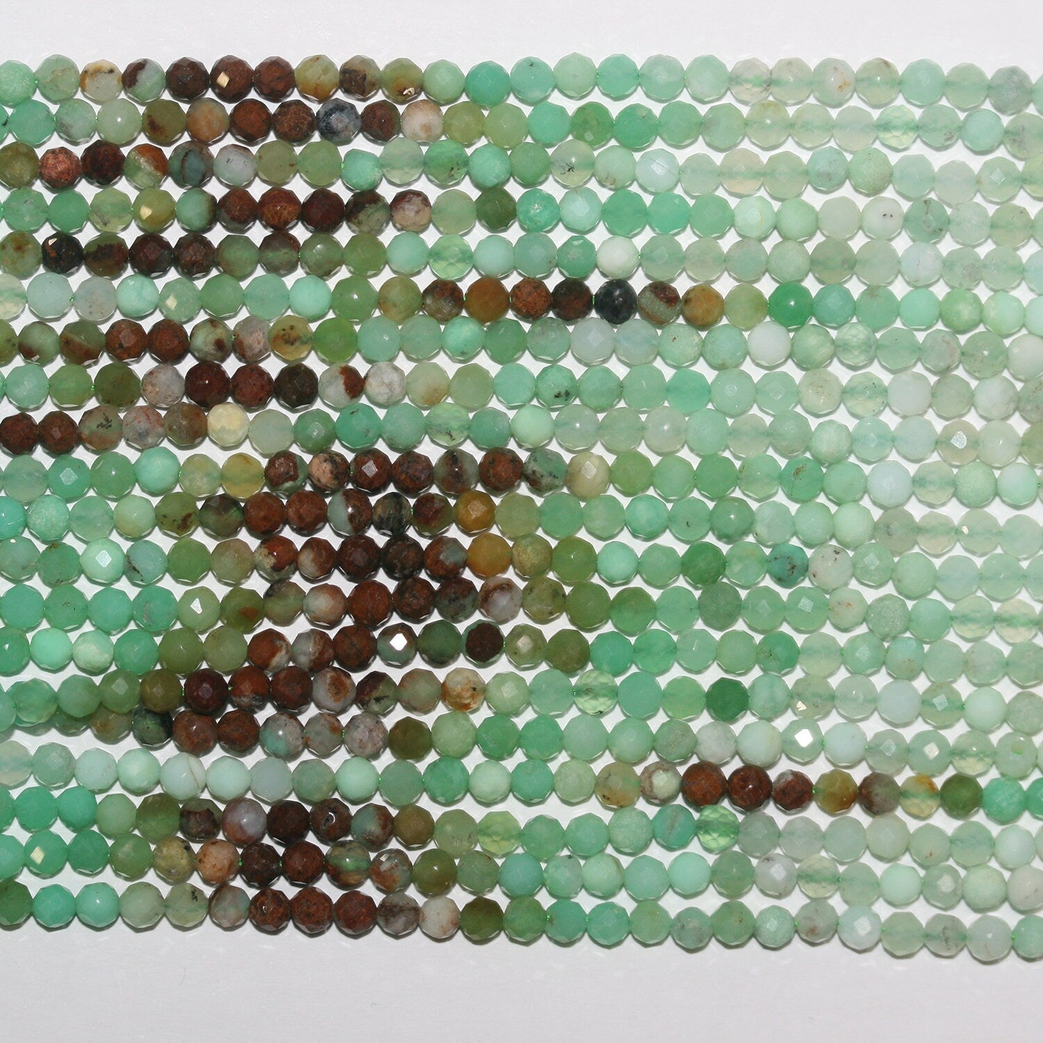 Perles rondes à facettes en chrysoprase de Sainte-Marie, 15 pouces (4 mm) - Fil de 39 cm - Article n° 12063