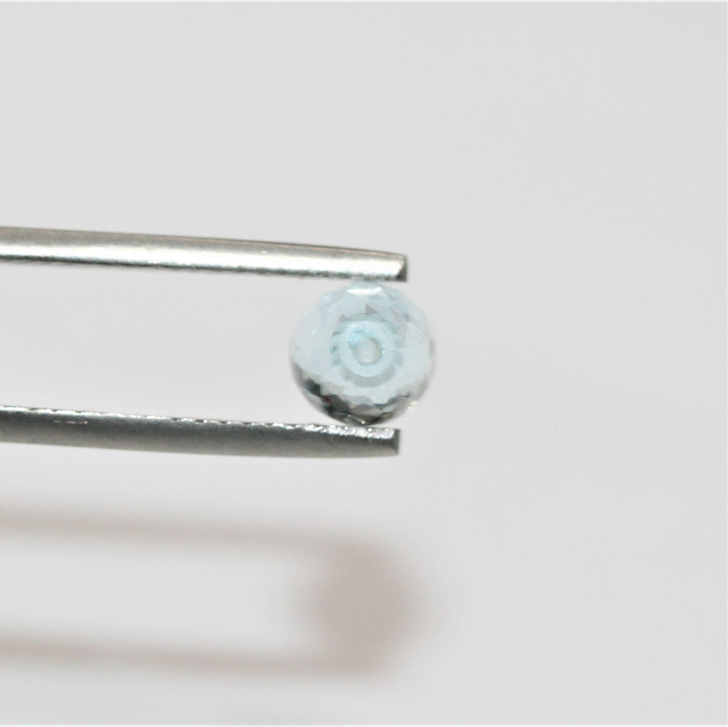 Topazes bleu ciel demi-percées à facettes en forme de goutte, 9 x 6 mm - 1 paire