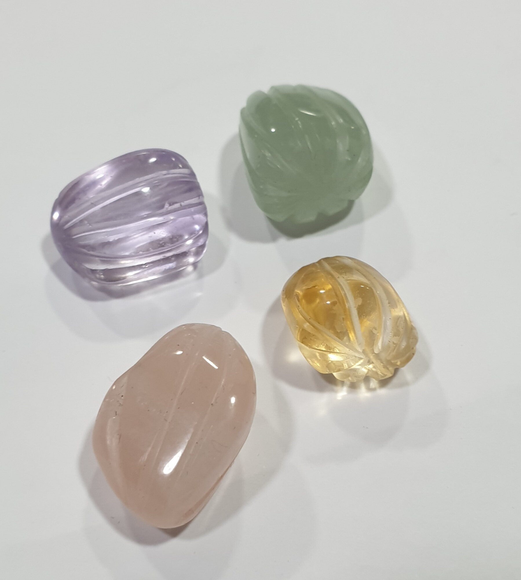 Lote de 4 piezas de citrino tallado único, amatista, cuarzo rosa, piedra de jade nueva, talla única, forma realmente elegante, piedras de diseño