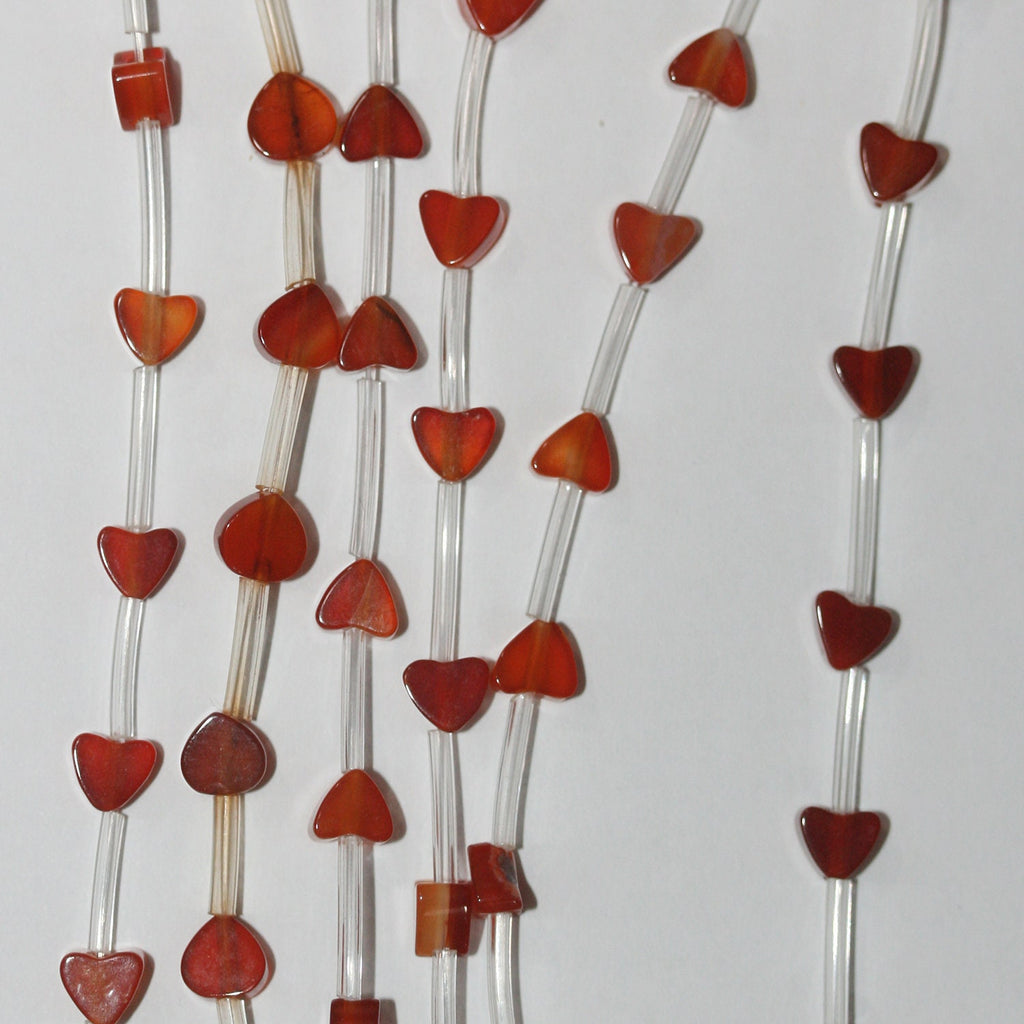 Perles plates lisses en cornaline de 15 pouces, en forme de cœur, de 4 à 5 mm. Fil de 39 cm.