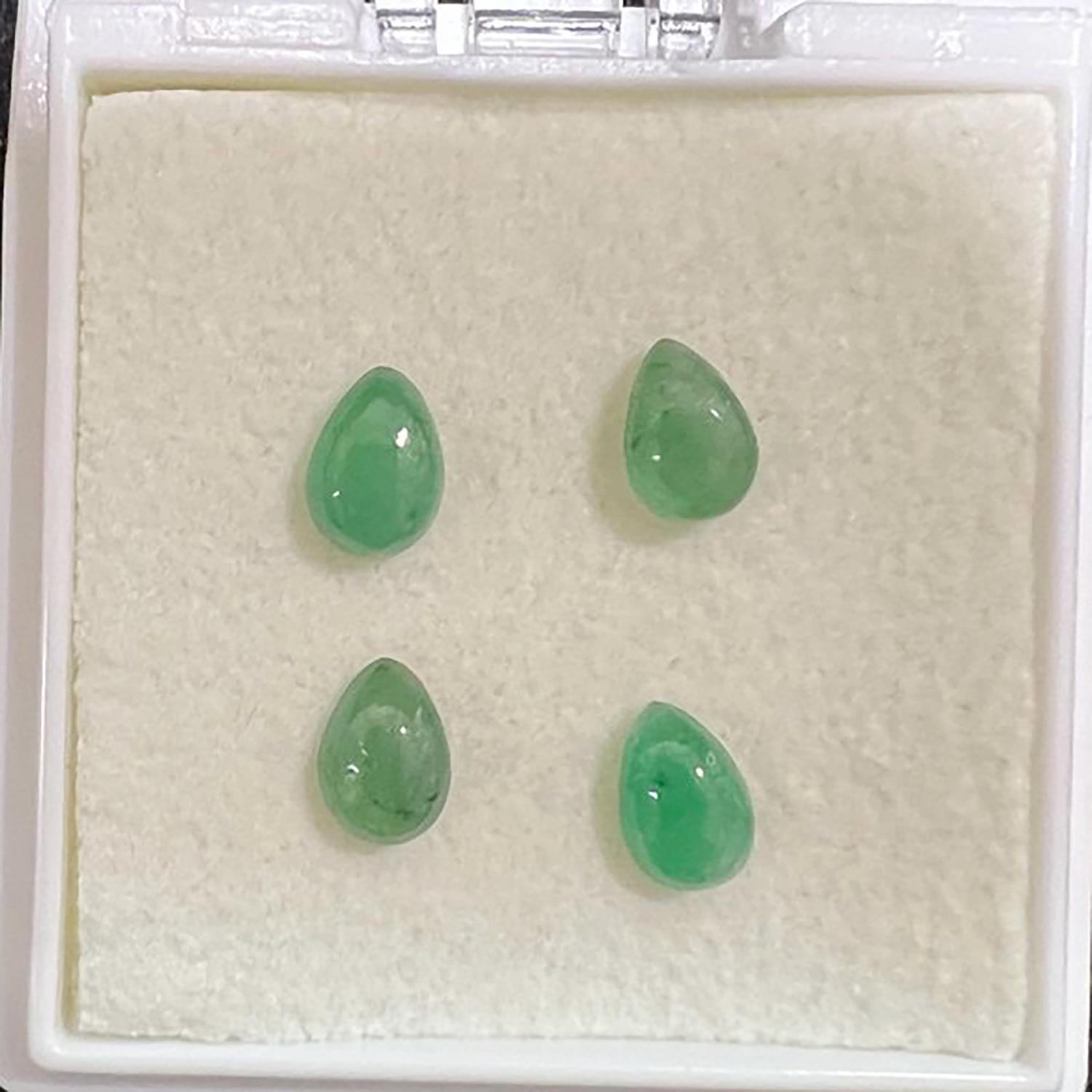4 cabochons en forme de goutte lisse émeraude 7x5mm (4 pièces).