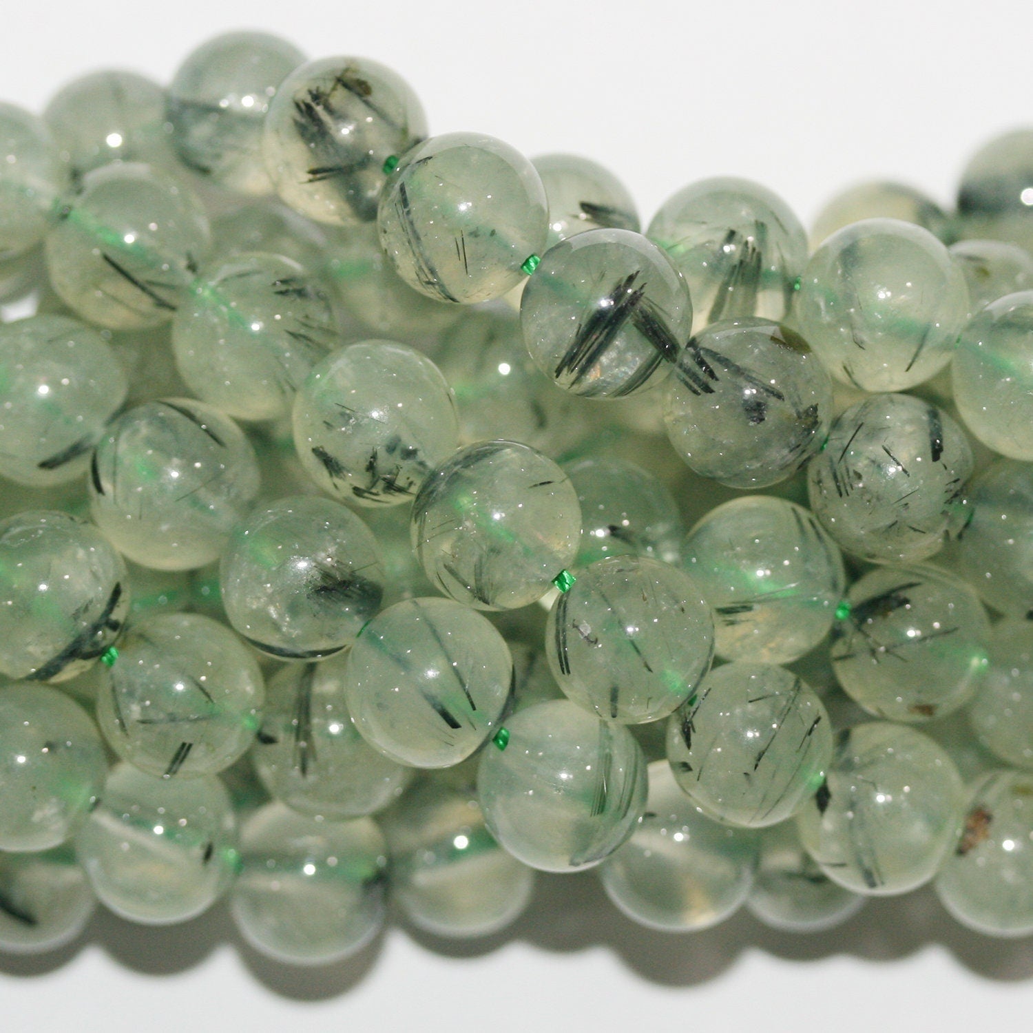 Perles rondes lisses en préhnite de 14 pouces (8 mm) - Fil de 38 cm