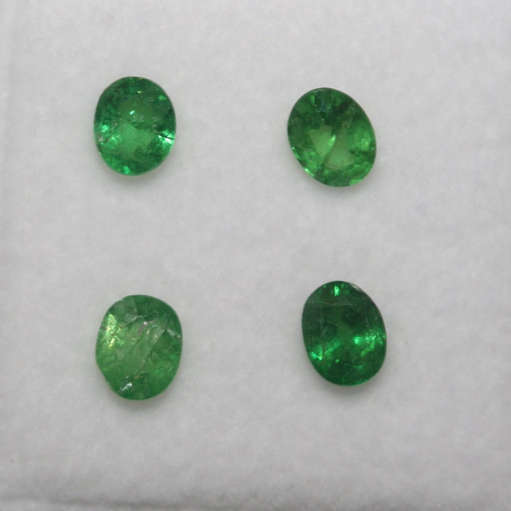 Lot de grenats tsavorites ovales à facettes 4,5 x 3,5 mm (4 pièces) - Pierres précieuses en vrac - Prix de gros