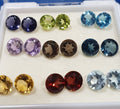 Lote de 9 pares de piedras preciosas mixtas a juego, redondas de 5 mm: iolita, peridoto, topacio suizo, amatista, cuarzo ahumado, topacio Londres, citrino, granate y topacio cielo.
